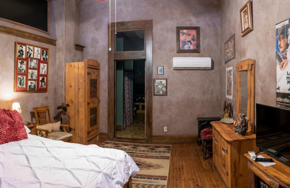 Room image 5