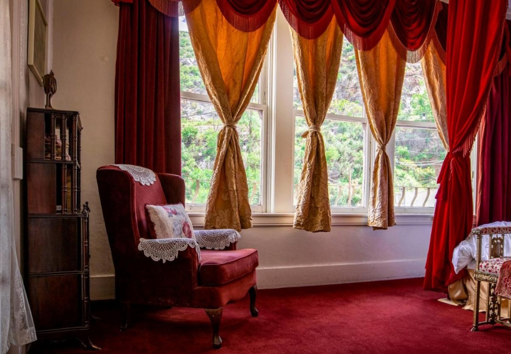 Room image 4