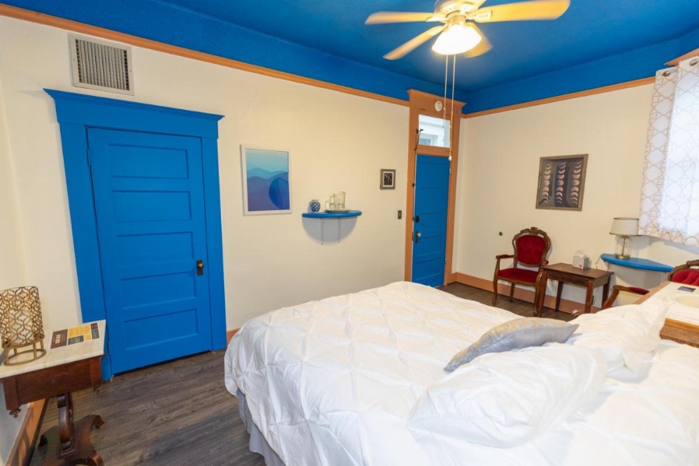 Queen Room