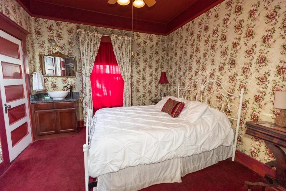 Room image 3