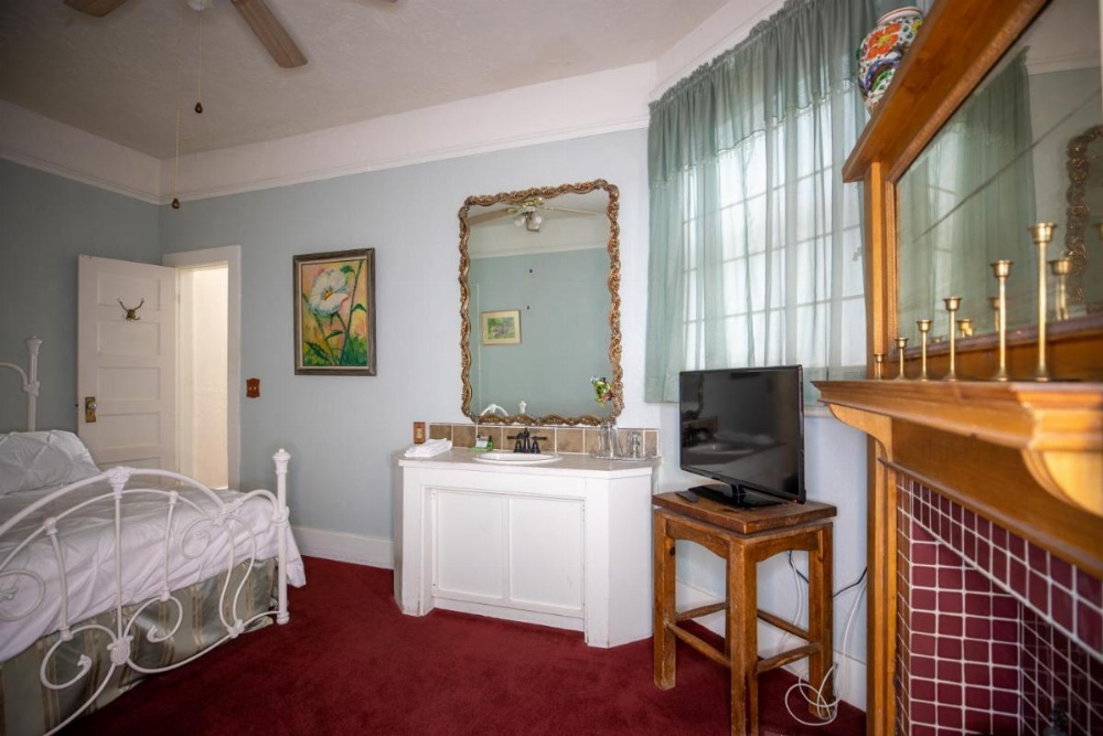 Room image 2